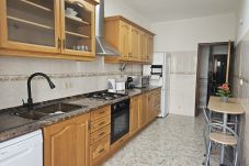 Apartamento em Almada - Light Spacious Almada Apartment 