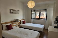 Historic-Centre-Cascais-2room-6people-room-bolina2-oquotidiano