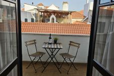 Historic-Center-Cascais-2room-6people-terrace-bolina2-oquotidiano