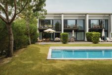 Townhouse in Península de Tróia - Tróia Beach House with Pool